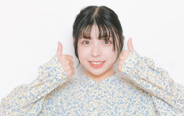 笑顔の女性