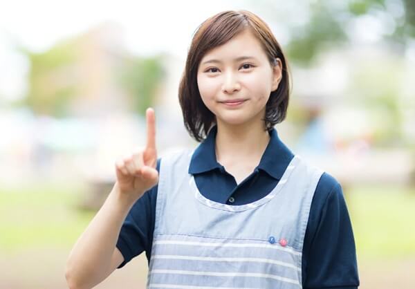 笑顔の女性